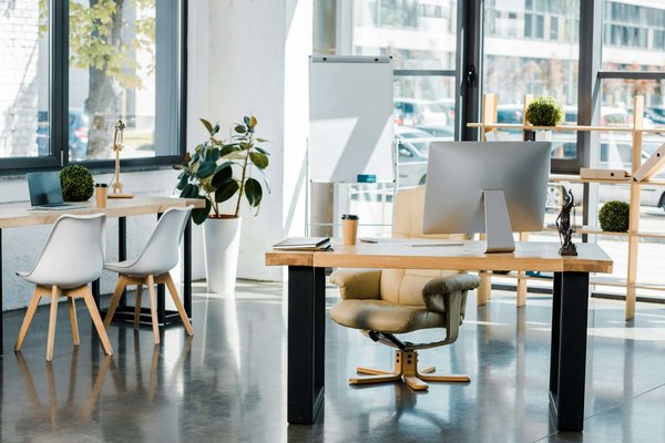 Améliorez l'image de votre entreprise avec notre sélection de mobilier de bureau professionnel design !
